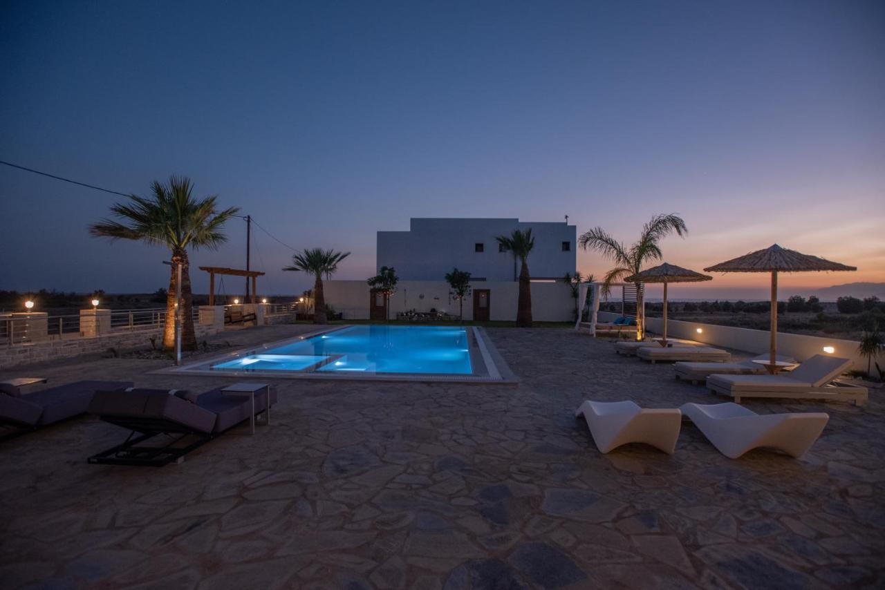 Villa Pnoe Seaside 칼라마키 외부 사진