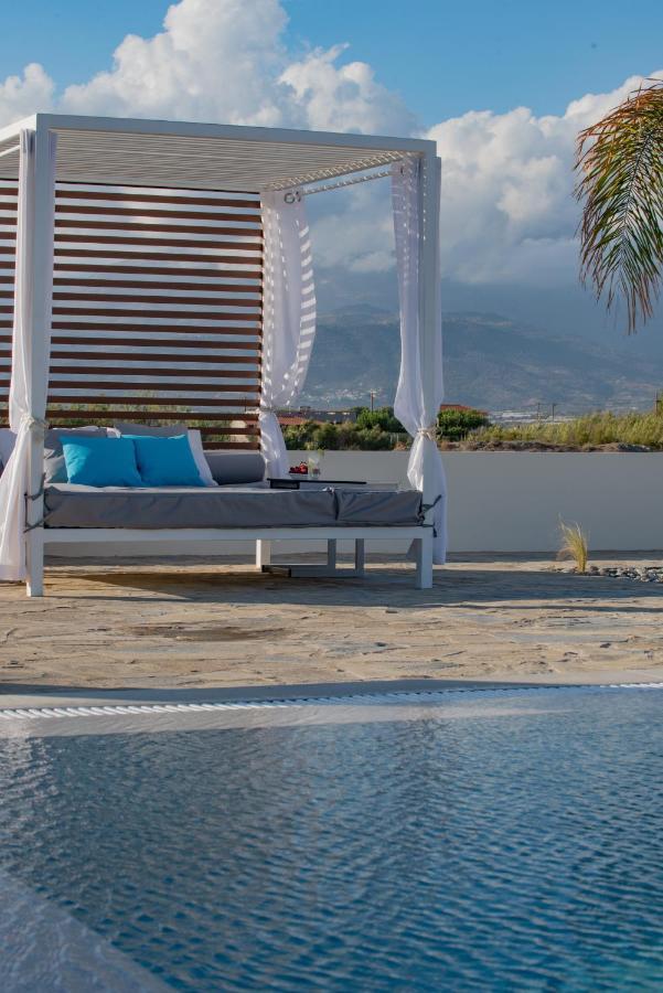 Villa Pnoe Seaside 칼라마키 외부 사진