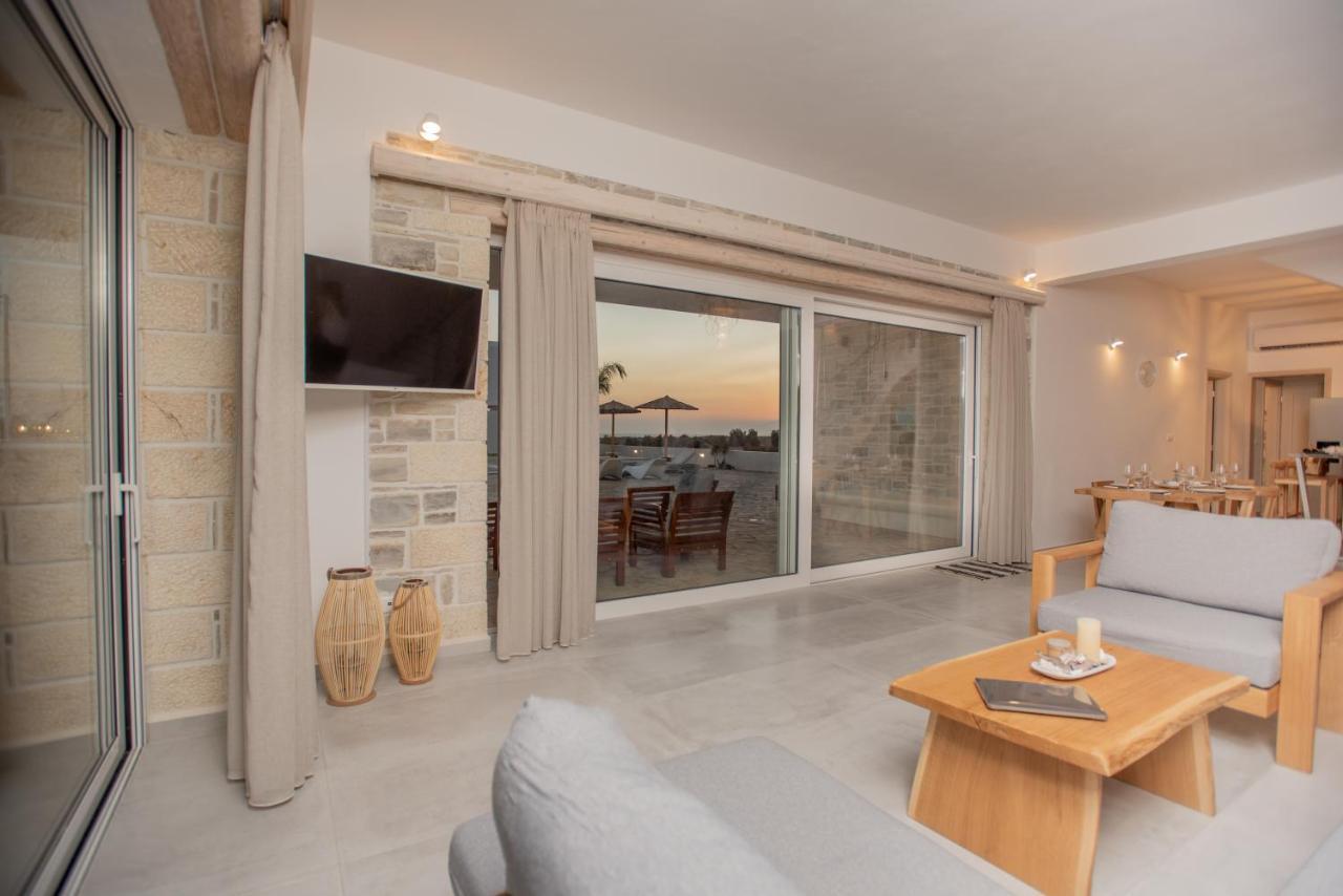 Villa Pnoe Seaside 칼라마키 외부 사진