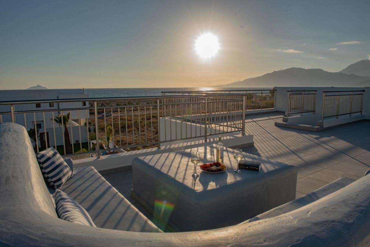 Villa Pnoe Seaside 칼라마키 외부 사진